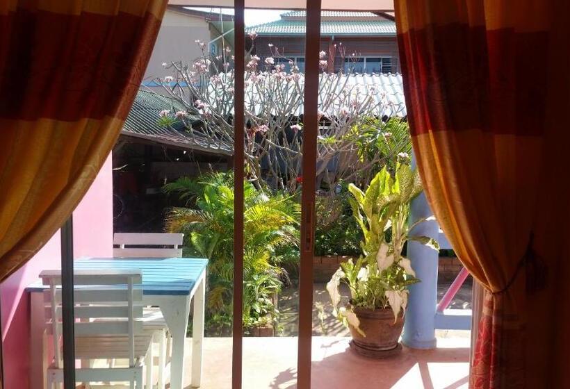 اتاق استاندارد, Phuttharaksa Resort