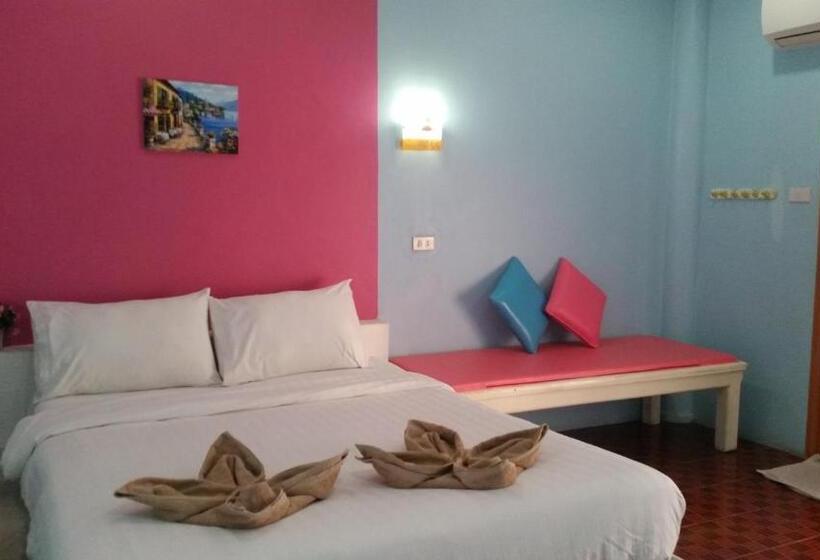 اتاق استاندارد, Phuttharaksa Resort