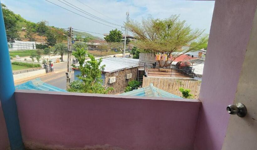 اتاق استاندارد, Phuttharaksa Resort