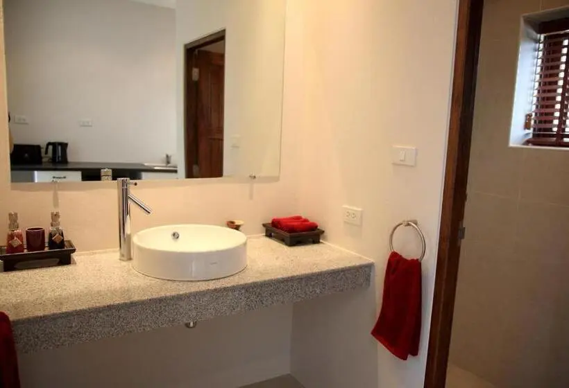 デラックススタジオ, Koh Phangan Pavilions Serviced Apartments