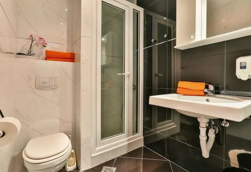 اتاق استاندارد سه نفره, Apartmani Luka   Vila Brzulovic