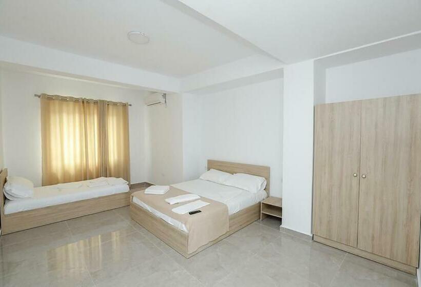 Balkonlu Üç Kişilik Standart Oda, Sweet