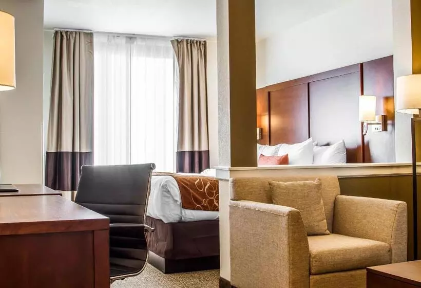 身障者適用スイートルーム, Comfort Suites Woodland  Sacramento Airport