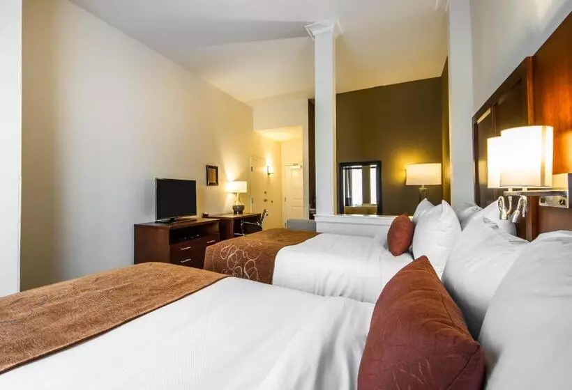 身障者適用スイートルーム, Comfort Suites Woodland  Sacramento Airport