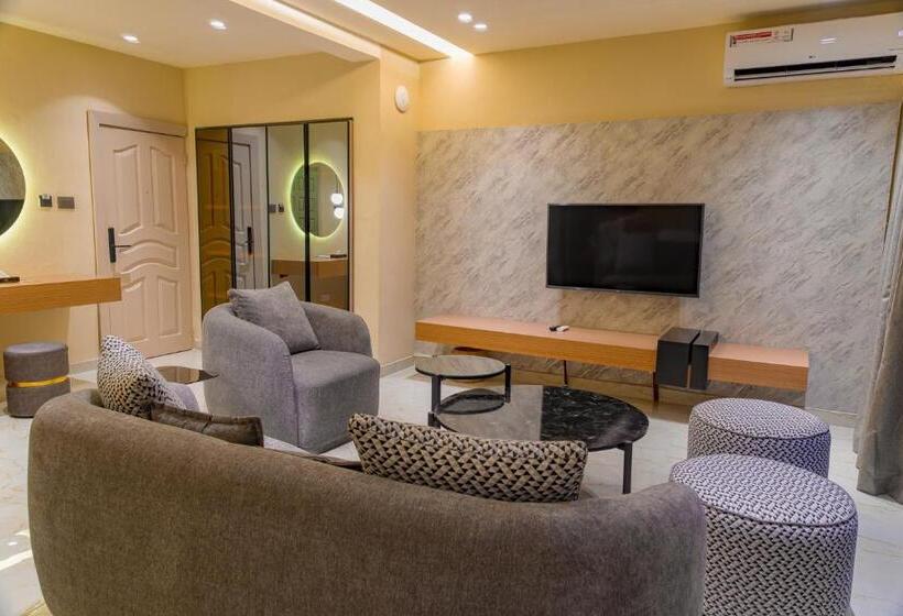 جناح إدارى, The Country Lodge