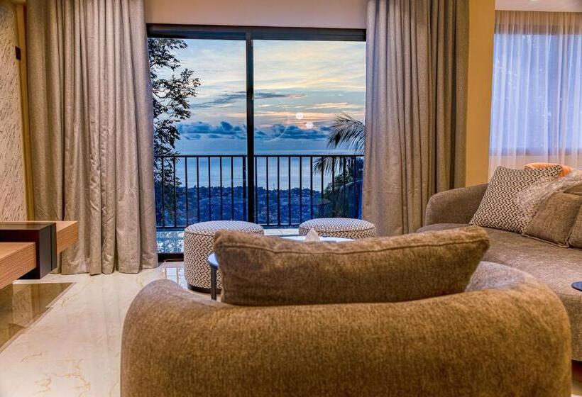 جناح إدارى, The Country Lodge