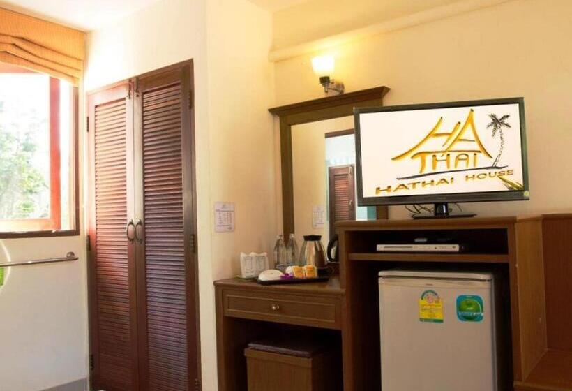Quarto Estandar, Hathai House