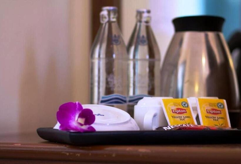 غرفة سوبيريور, Hathai House