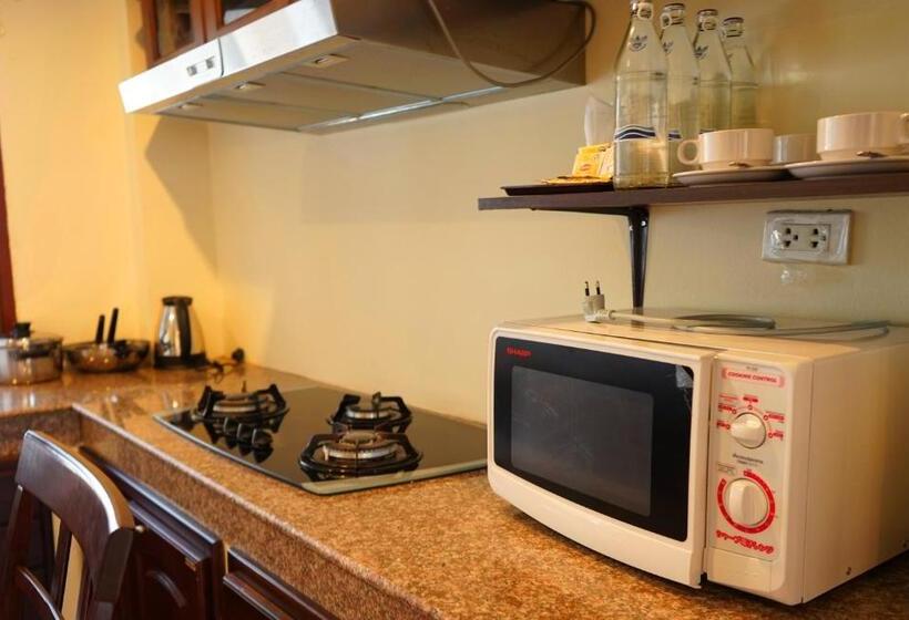 جناح ديلوكس غرفتين نوم, Hathai House