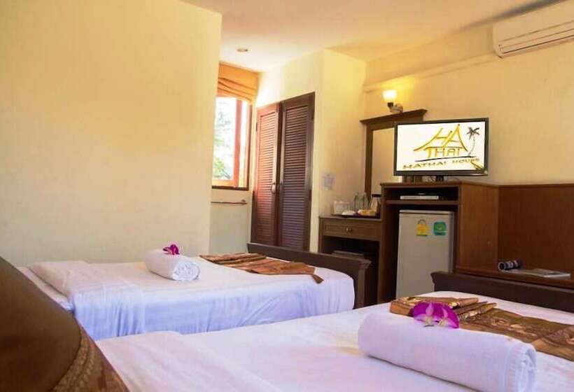 Quarto Estandar, Hathai House