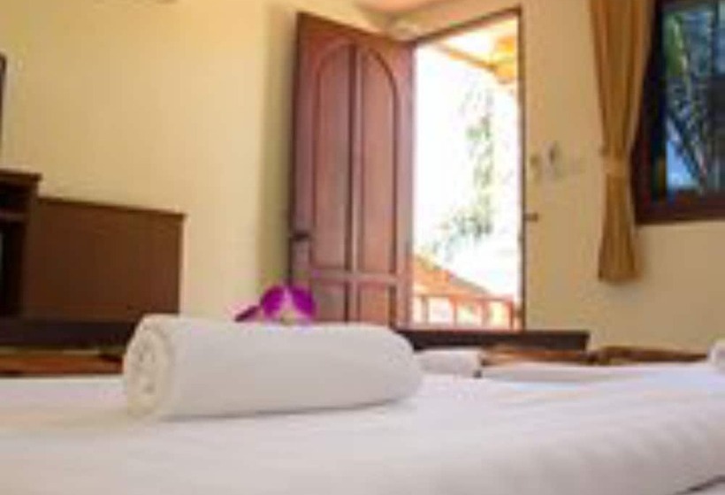 غرفة قياسية, Hathai House