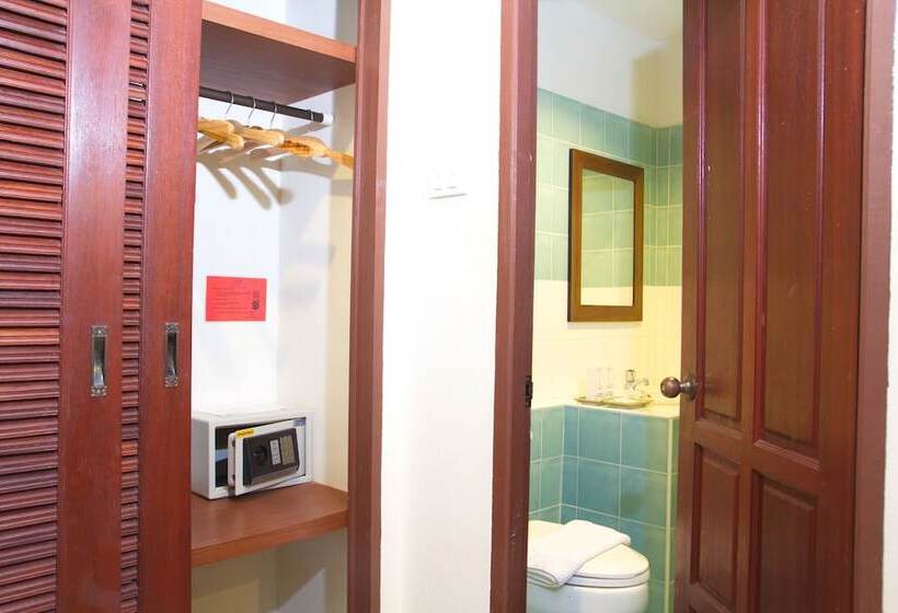 Quarto Superior, Hathai House