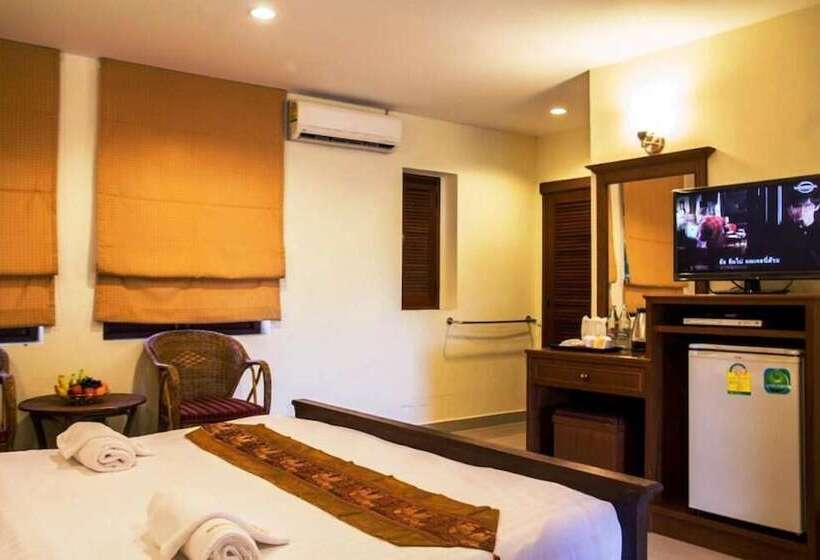 Quarto Superior, Hathai House