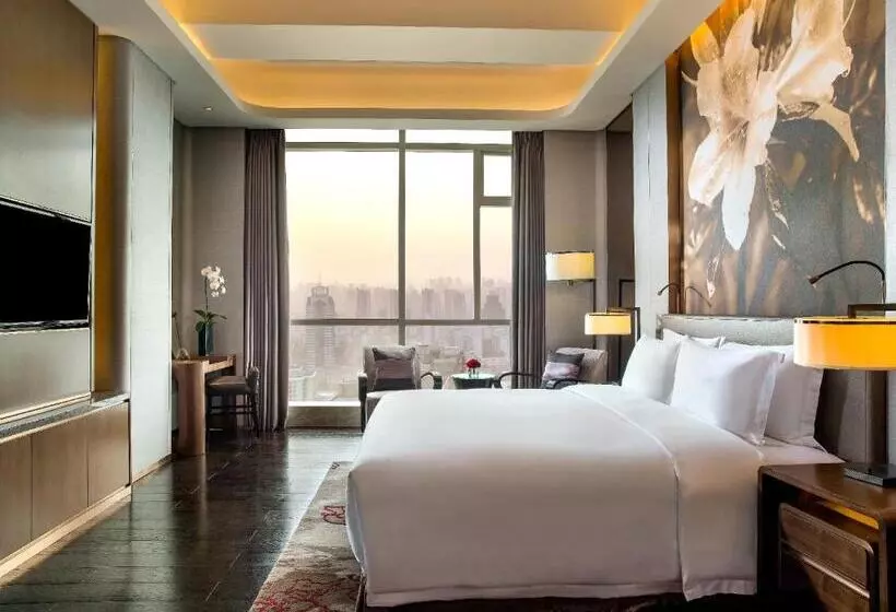 キングサイズベッドのエクゼクティブルーム, Kempinski Hotel Changsha