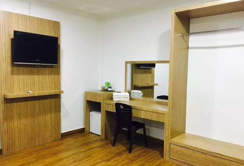 デラックスの4人部屋, Landcons