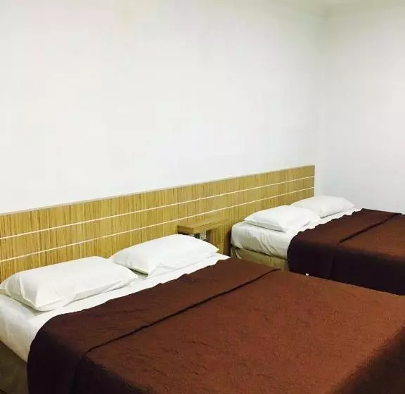 デラックスの4人部屋, Landcons