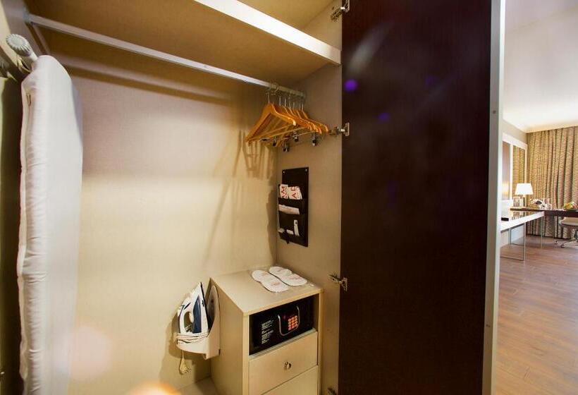 Junior Suite, Ramada By Wyndham Istanbul Merter