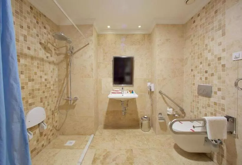 身障者適用スタンダードルーム, Ramada By Wyndham Istanbul Merter