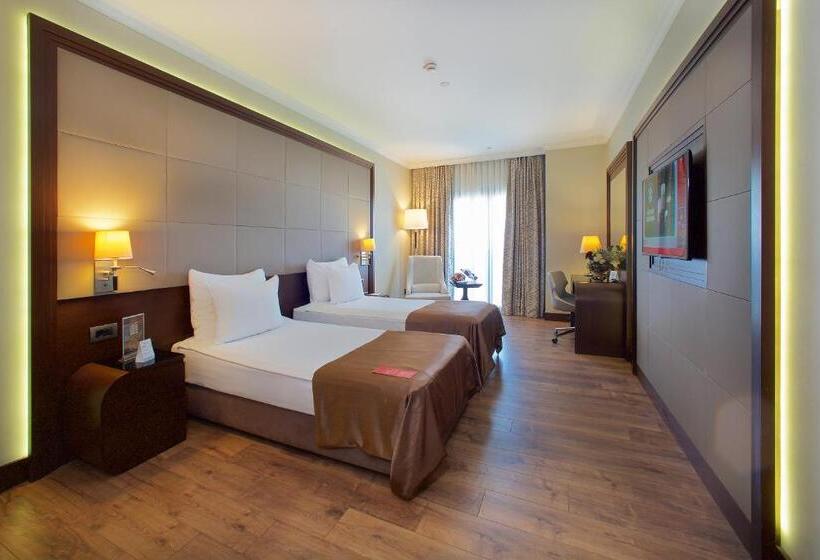 Standard Room, Ramada By Wyndham Istanbul Merter