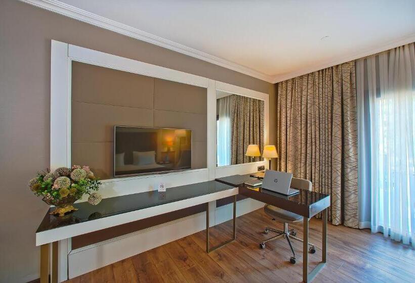 Junior Suite Adapted for people with reduced mobility, Ramada By Wyndham Istanbul Merter