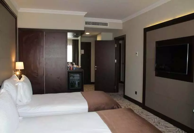 身障者適用スタンダードルーム, Ramada By Wyndham Istanbul Merter