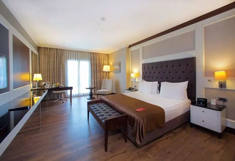 身障者適用ジュニアスイートルーム, Ramada By Wyndham Istanbul Merter