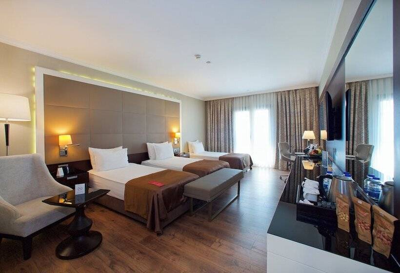 Standard Room, Ramada By Wyndham Istanbul Merter