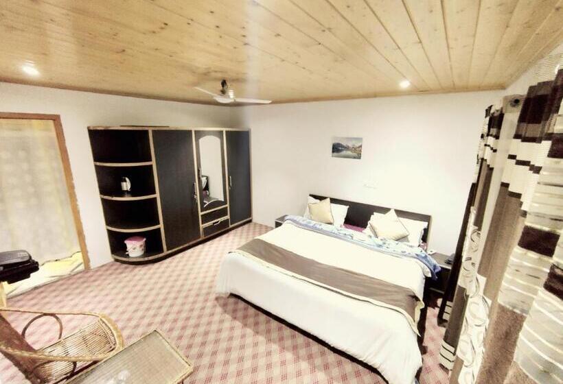 Deluxe Room, Sheesha Residency