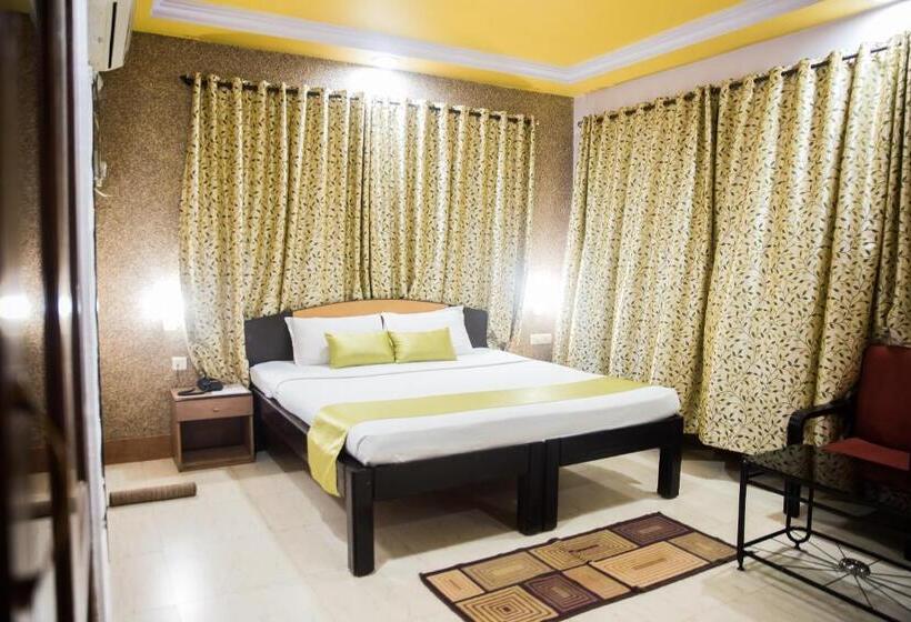جناح إدارى, Super Townhouse Margao Near Railway Station Formerly Hotel Tanish
