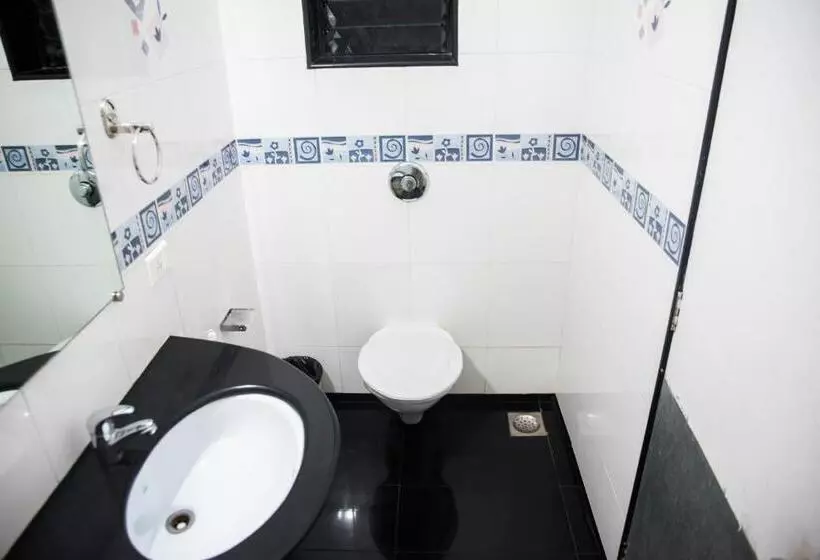 キングサイズベッドのスタンダードルーム, Super Townhouse Margao Near Railway Station Formerly Hotel Tanish