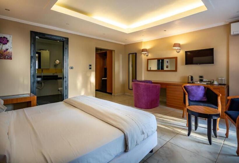 غرفة قياسية, The Country Lodge