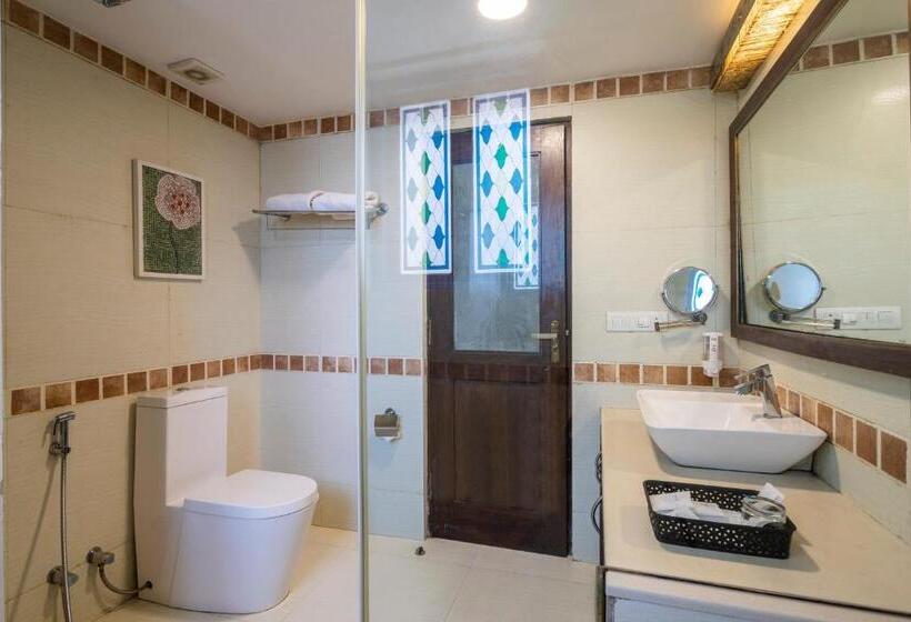 جناح مزوَّد بشرفة, Varanda Do Mar