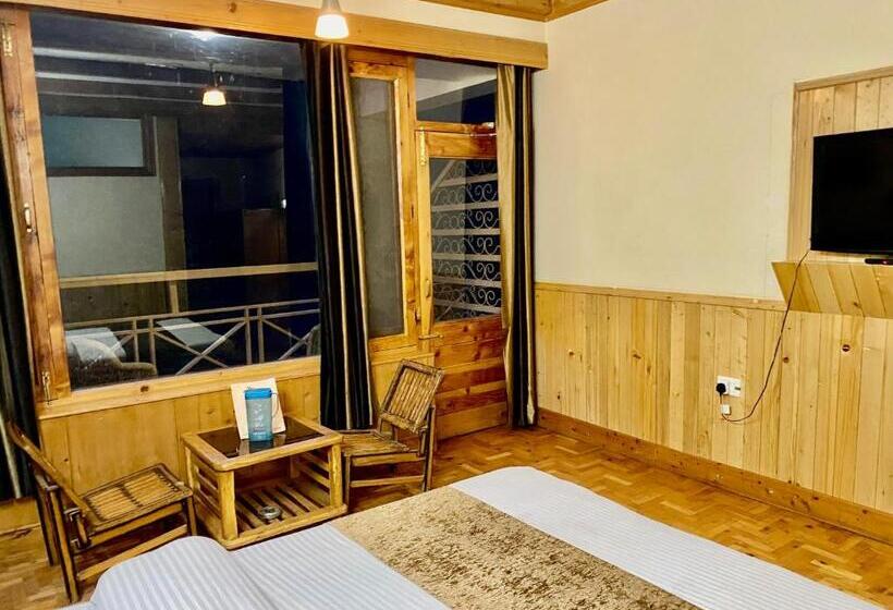 バルコニー付きデラックスルーム, Vashisht Valley