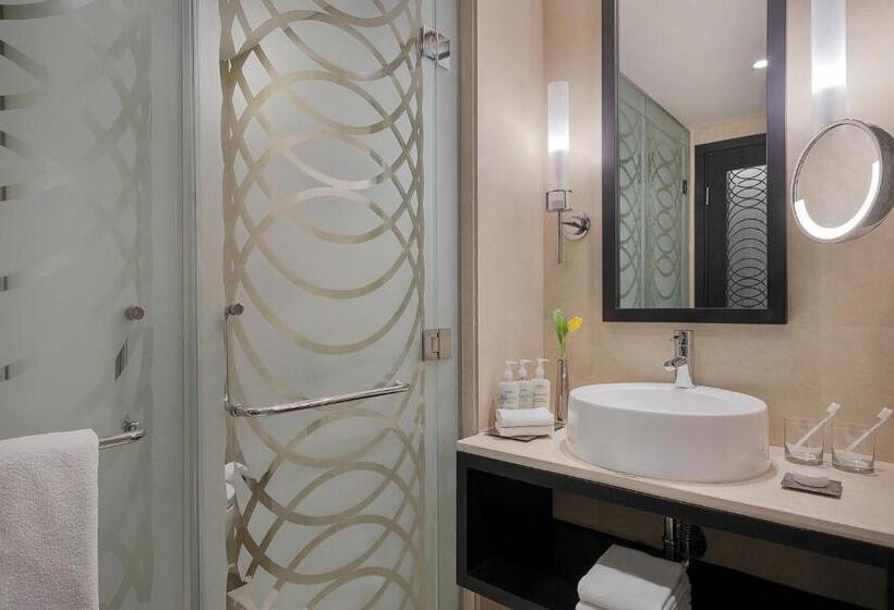 带大床的套房, Voco   Riyadh, An Ihg Hotel   فندق فوكو الرياض, احدى فنادق مجموعة إنتركونتيننتال