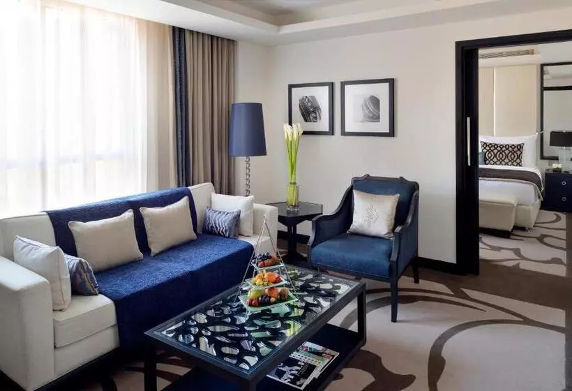 キングサイズベッドのスイートルーム, Voco   Riyadh, An Ihg Hotel   فندق فوكو الرياض, احدى فنادق مجموعة إنتركونتيننتال