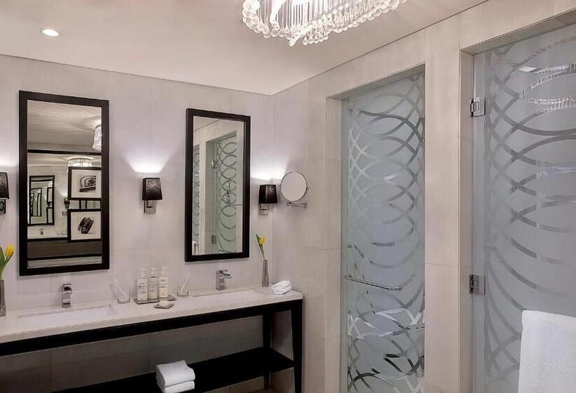 سوئیت با تخت بزرگ, Voco Riyadh, An Ihg Hotel فندق فوكو الرياض, احدى فنادق مجموعة إنتركونتيننتال