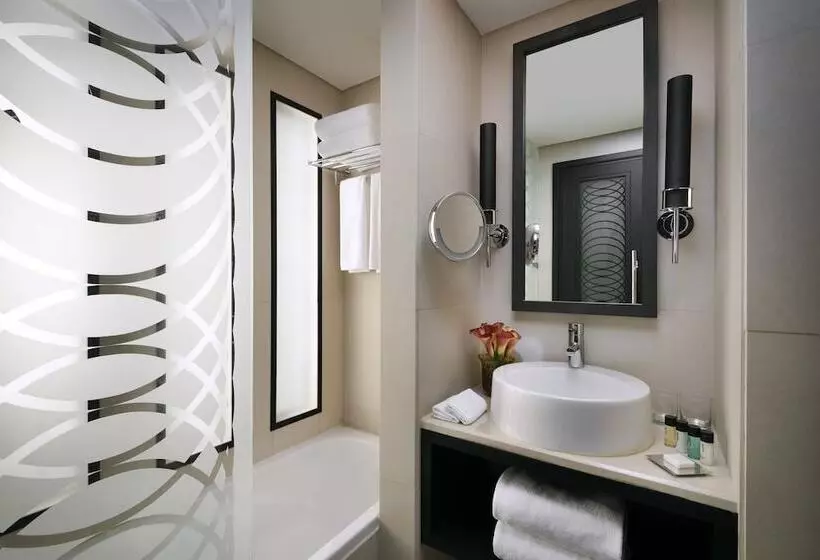 デラックスルーム, Voco   Riyadh, An Ihg Hotel   فندق فوكو الرياض, احدى فنادق مجموعة إنتركونتيننتال