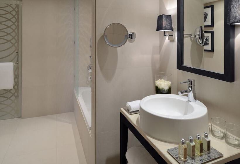 适合残疾人使用的标准间, Voco   Riyadh, An Ihg Hotel   فندق فوكو الرياض, احدى فنادق مجموعة إنتركونتيننتال