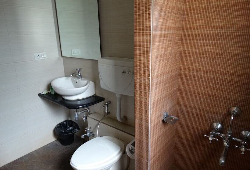 家庭间, Abhishek Beach Resort & Spa