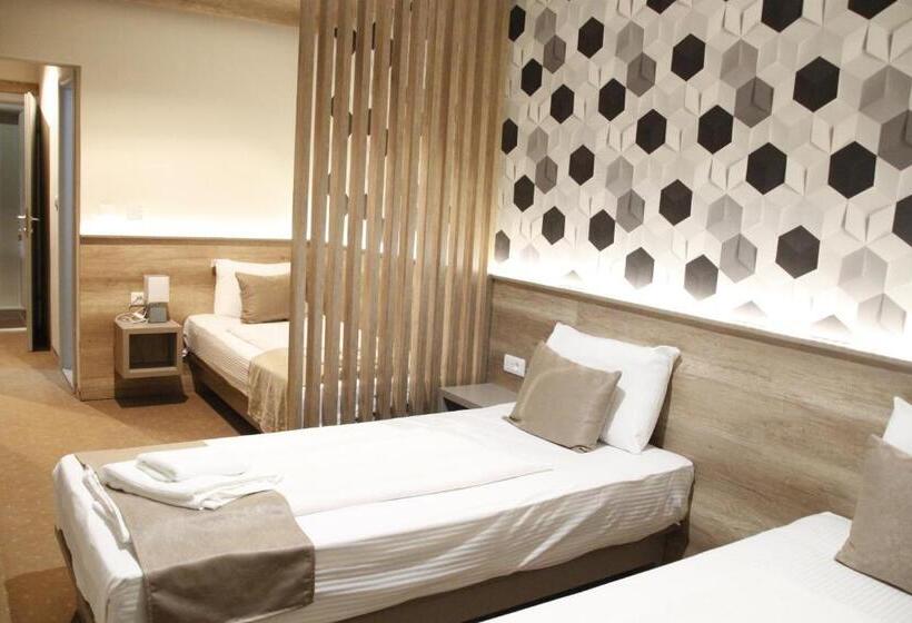 اتاق استاندارد سه نفره, Student Hotel Mostar