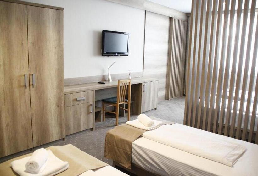 اتاق خانوادگی, Student Hotel Mostar