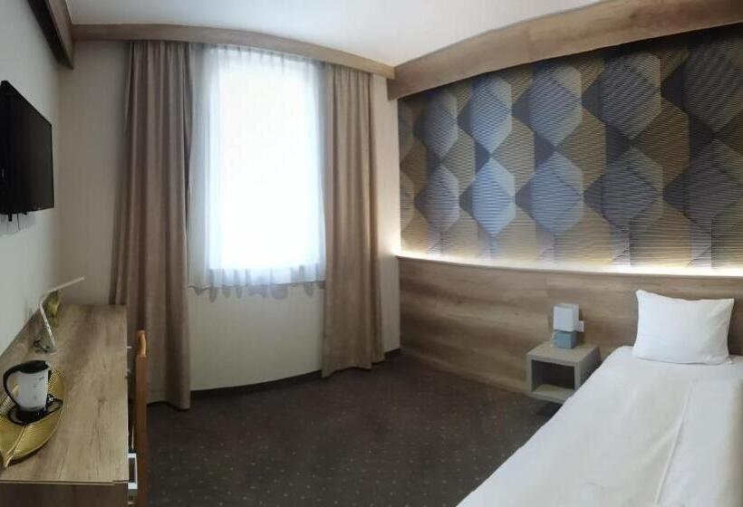 اتاق استاندارد یک نفره, Student Hotel Mostar