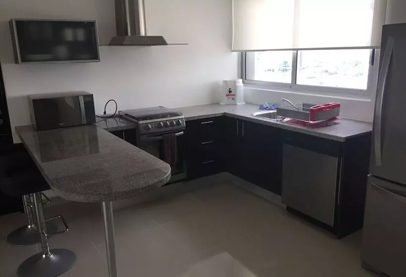 سوئیت خانواده 2 خوابه, Suites Malecon Cancun