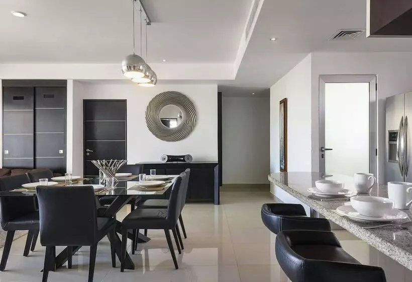 سوییت خانوادگی, Suites Malecon Cancun