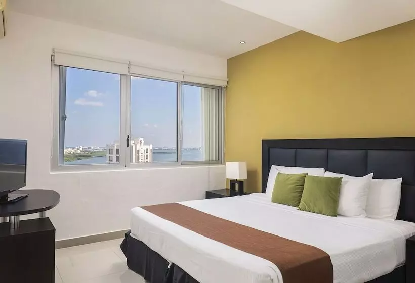 سوییت خانوادگی, Suites Malecon Cancun