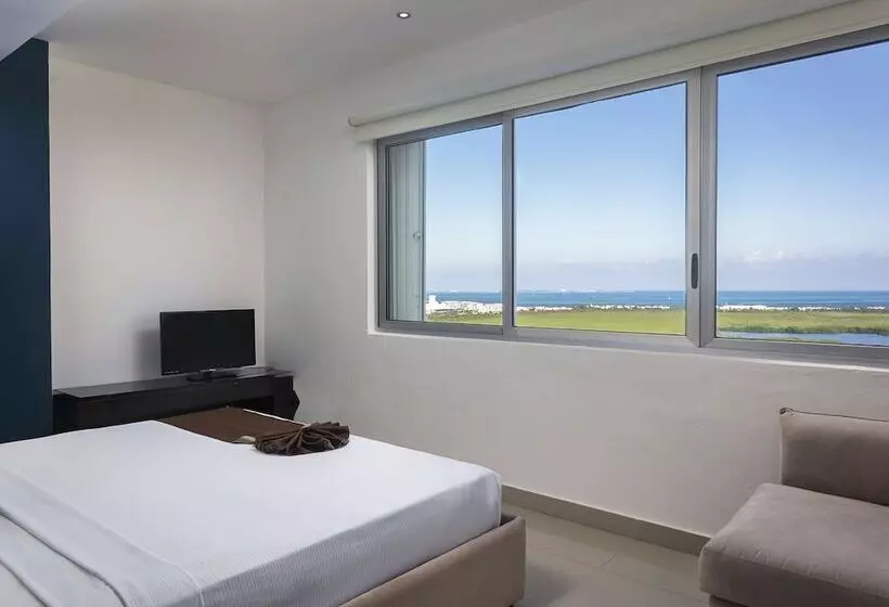 سوییت خانوادگی, Suites Malecon Cancun