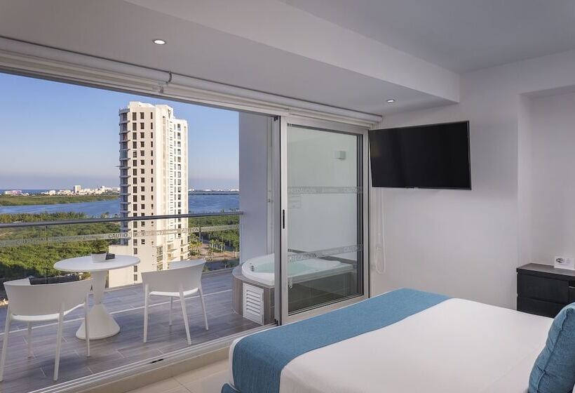 オーシャンビューデラックスルーム, Suites Malecon Cancun