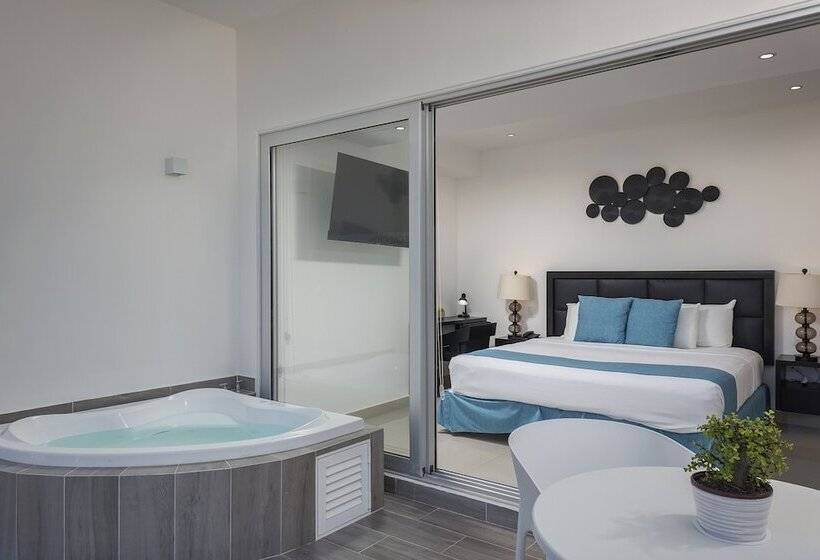 オーシャンビューデラックスルーム, Suites Malecon Cancun