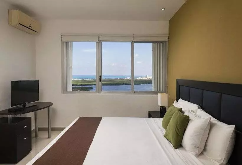 سوییت خانوادگی, Suites Malecon Cancun
