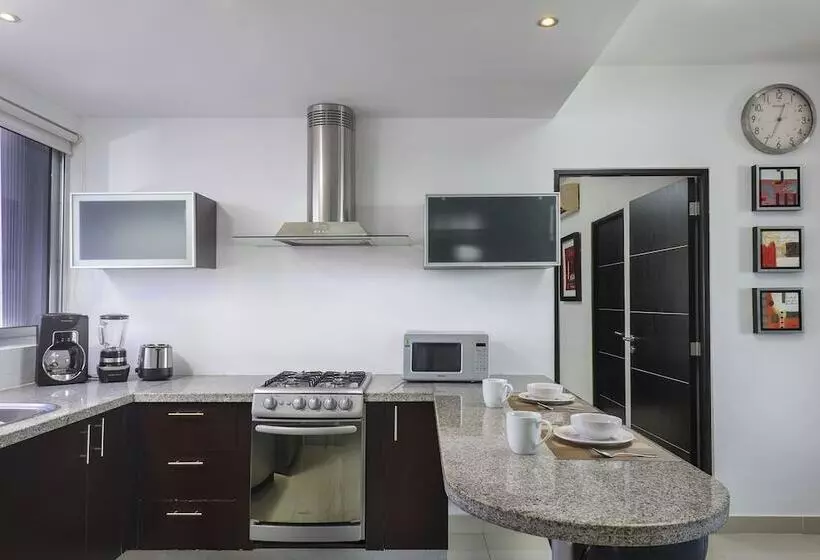 سوییت خانوادگی, Suites Malecon Cancun